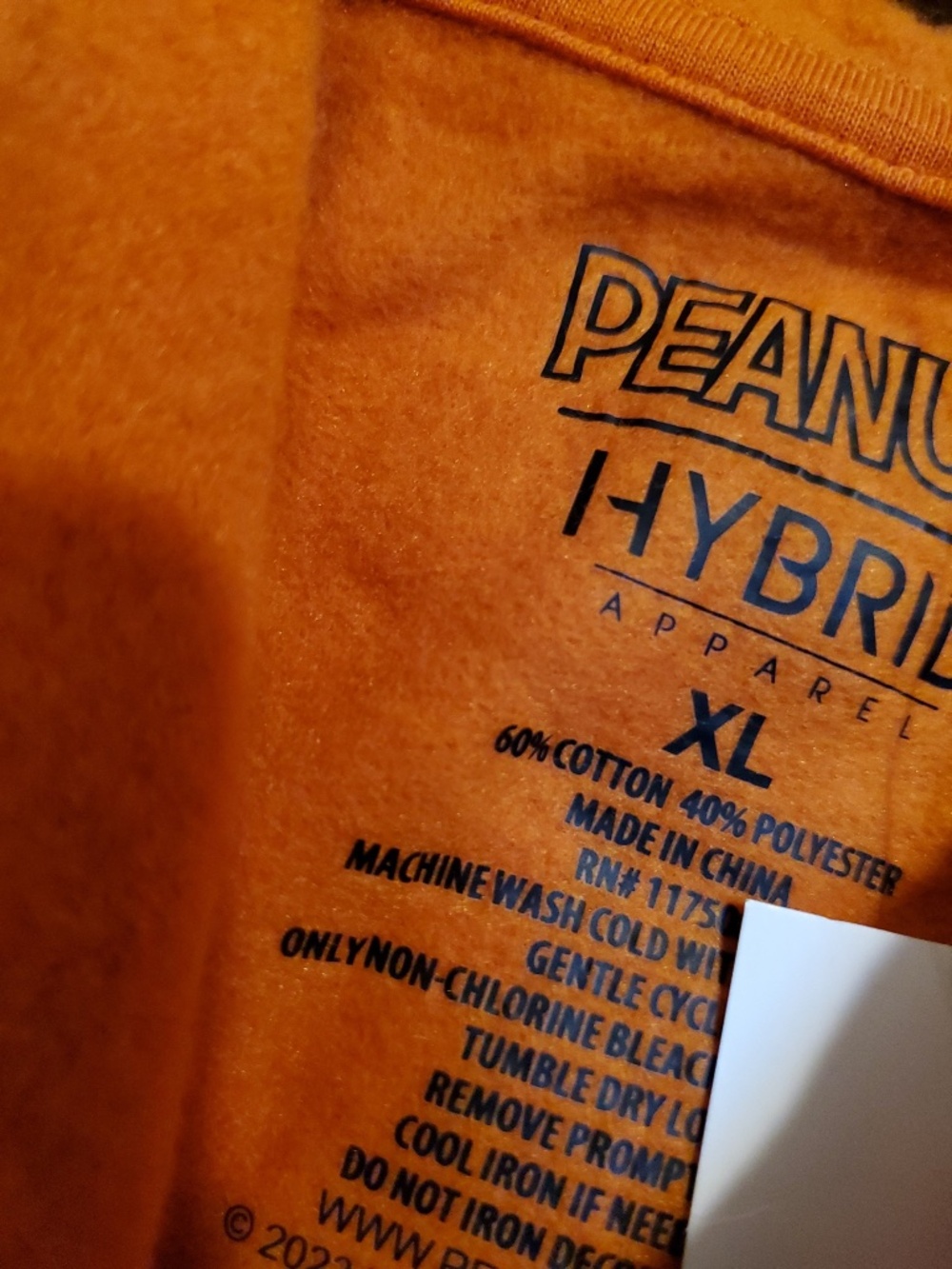 #133 Peanuts sweatshirt - Picture 3 of 3